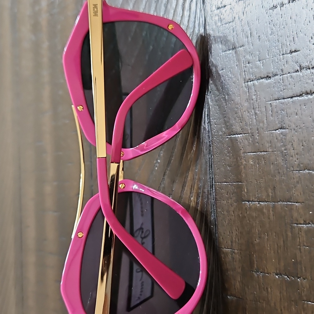 MCM Women's Sunglasses in Pink and Gold - Picture 7 of 8
